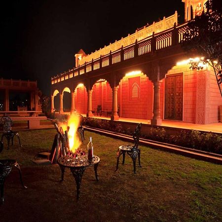 Stayvista At Pink Palace Rajasthani Decor Ooty Buitenkant foto