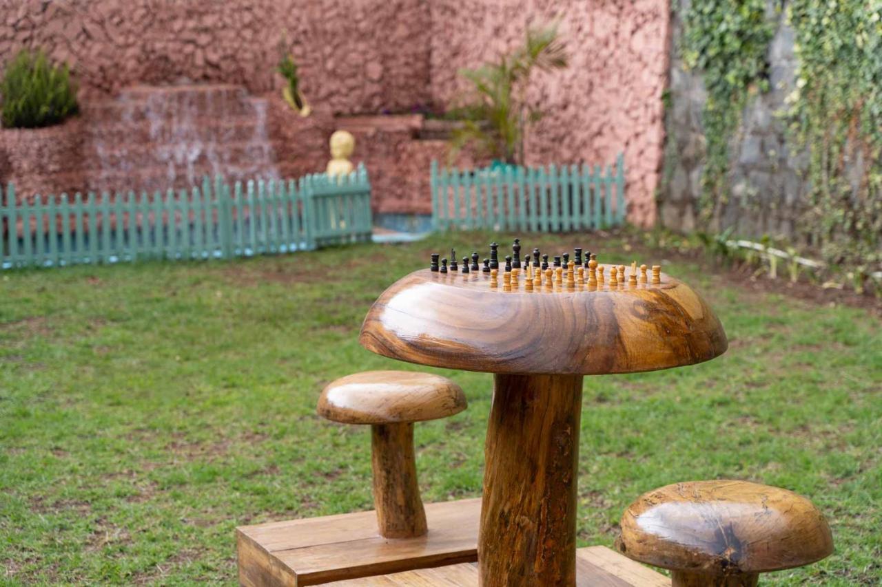 Stayvista At Pink Palace Rajasthani Decor Ooty Buitenkant foto