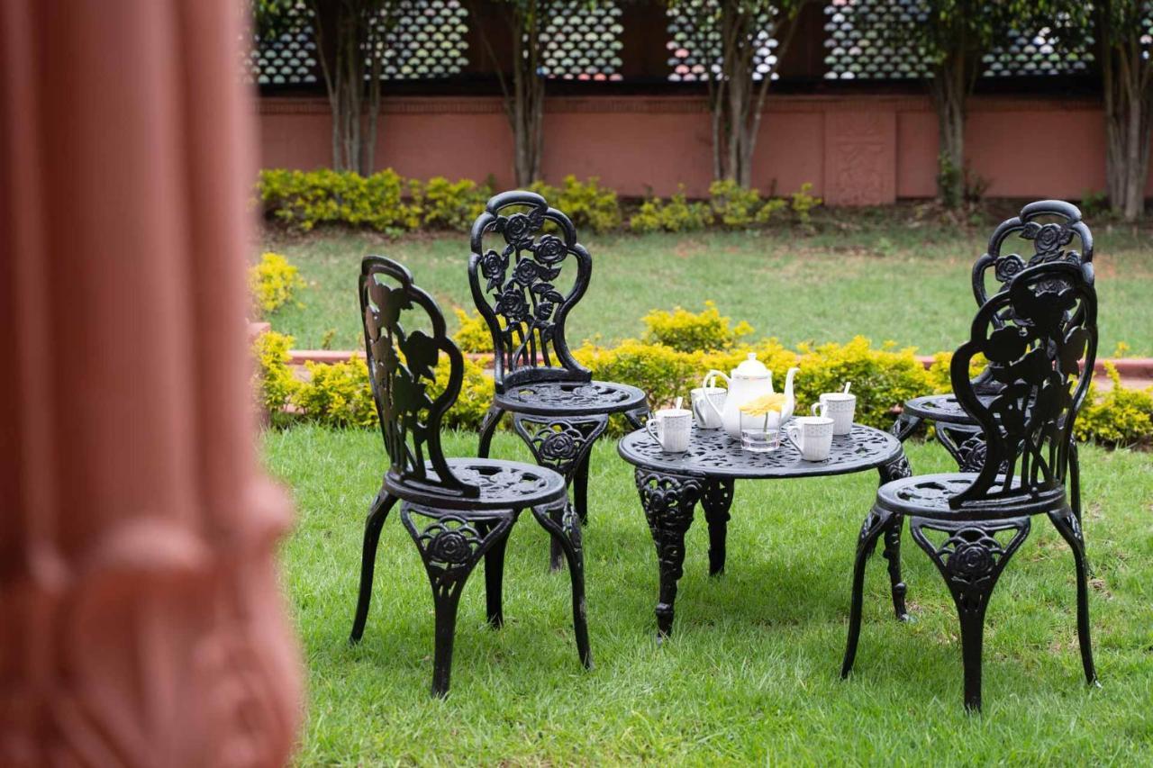 Stayvista At Pink Palace Rajasthani Decor Ooty Buitenkant foto