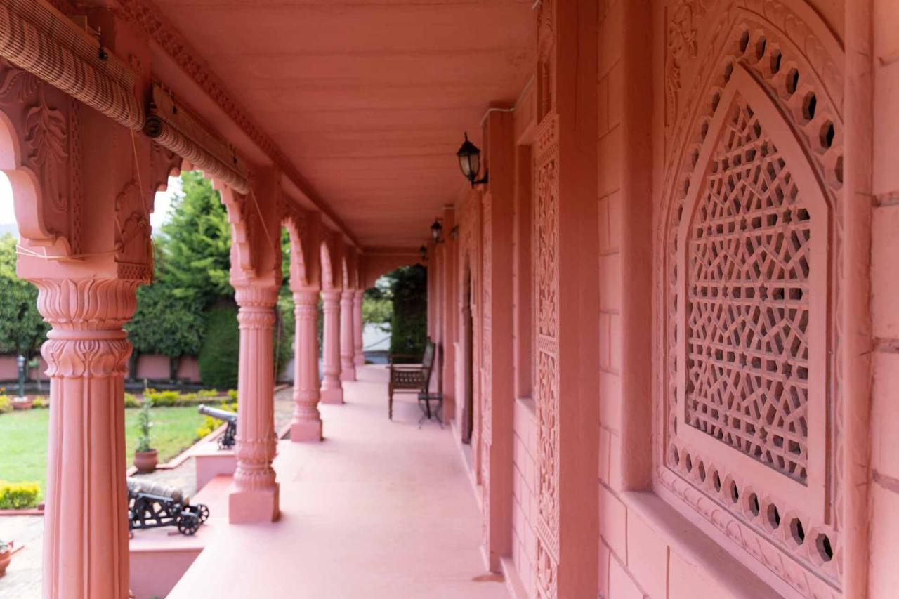 Stayvista At Pink Palace Rajasthani Decor Ooty Buitenkant foto