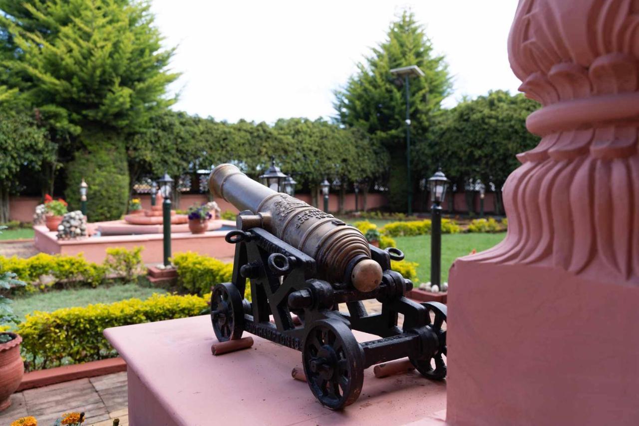 Stayvista At Pink Palace Rajasthani Decor Ooty Buitenkant foto