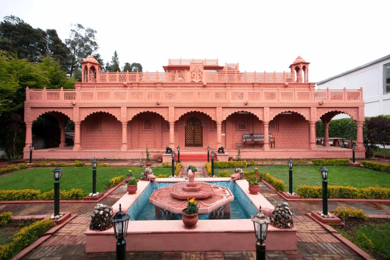 Stayvista At Pink Palace Rajasthani Decor Ooty Buitenkant foto