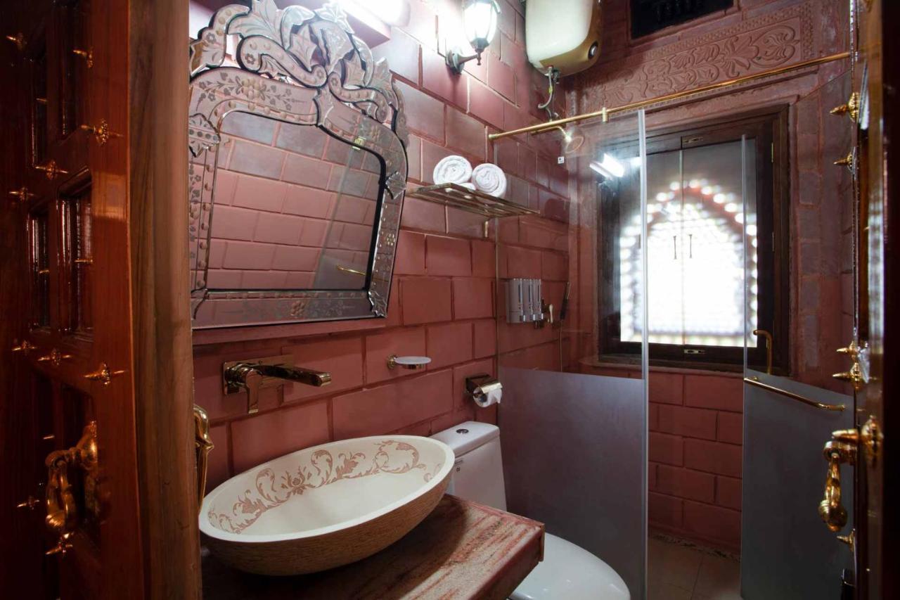 Stayvista At Pink Palace Rajasthani Decor Ooty Buitenkant foto